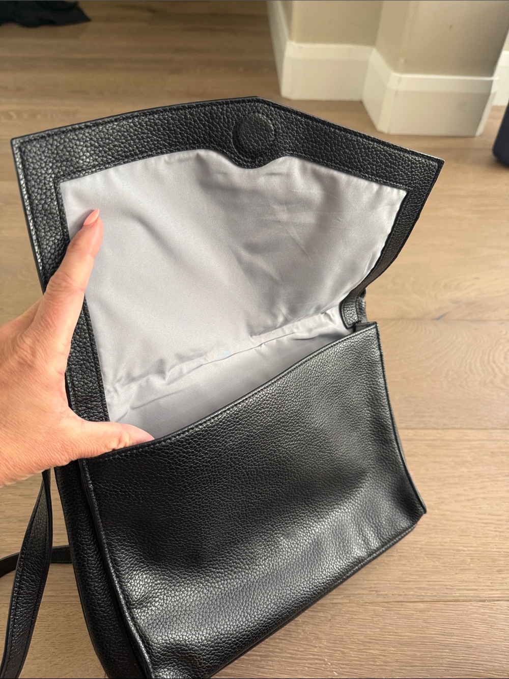 Freshly Picked Black Pebbled Leather Shoulder Bag with Gold Logo - Picture 3 of 4